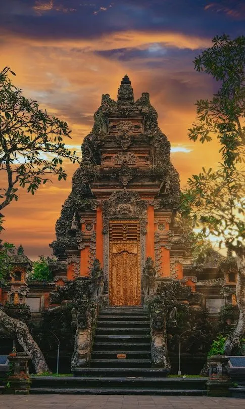 Bali's Sacred Traditions: Temple Ceremonies and Cultural Etiquette for Travelers